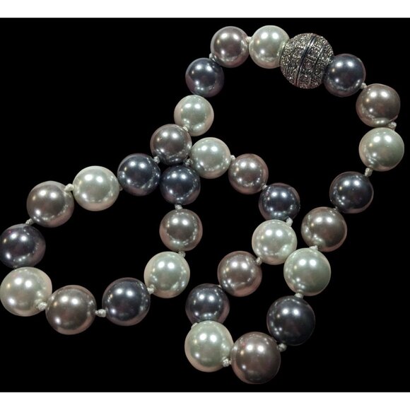 Elegant Glam Faux Pearl Silver Tone Necklace With Rhinestone Clasp - Picture 5 of 6